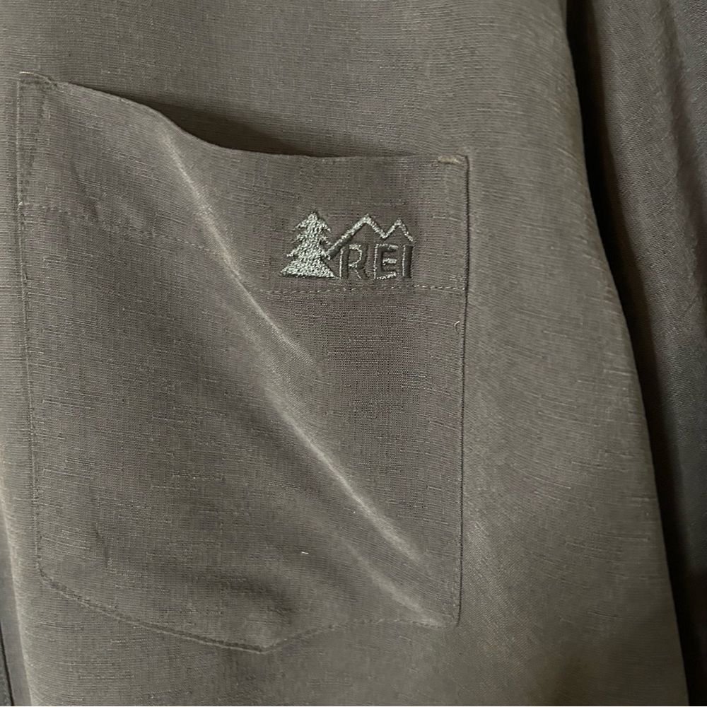 REI Men’s Dark Grey Button Down Shirt - Picture 5 of 7